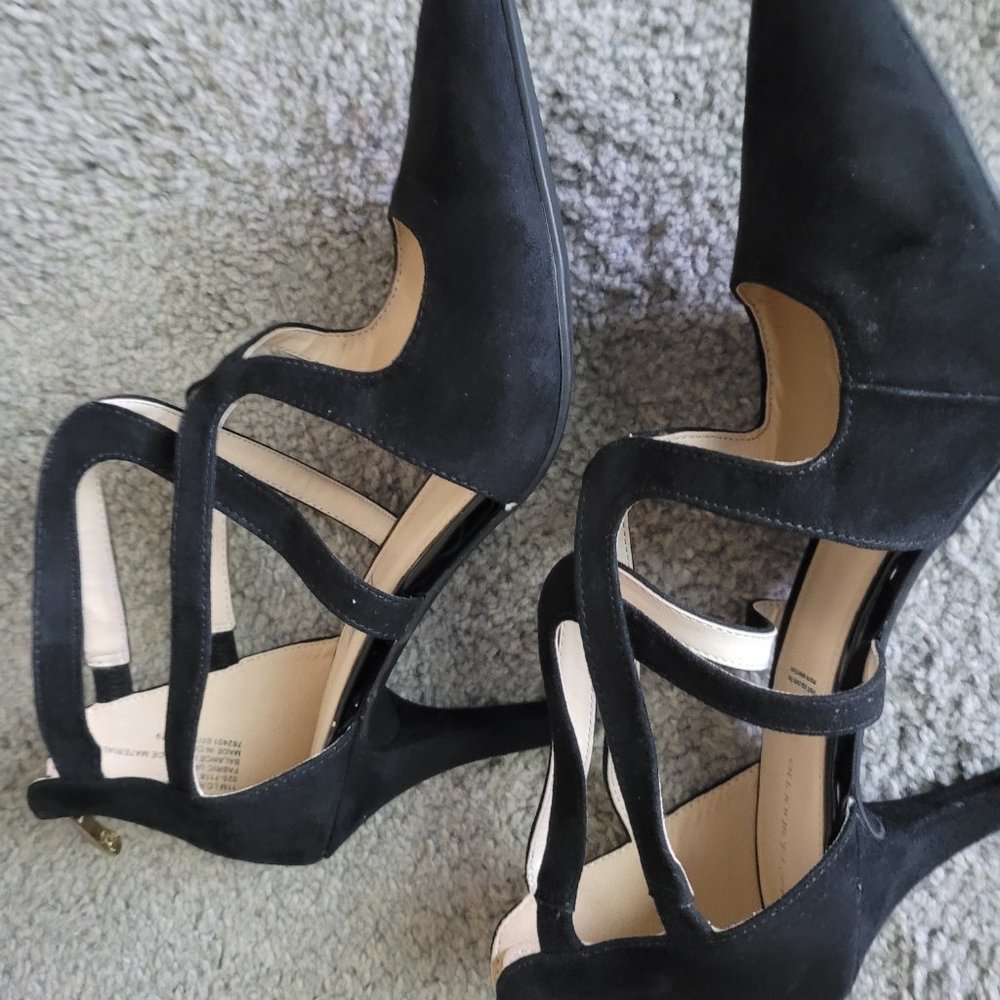 Shoes - Picture 6 of 8